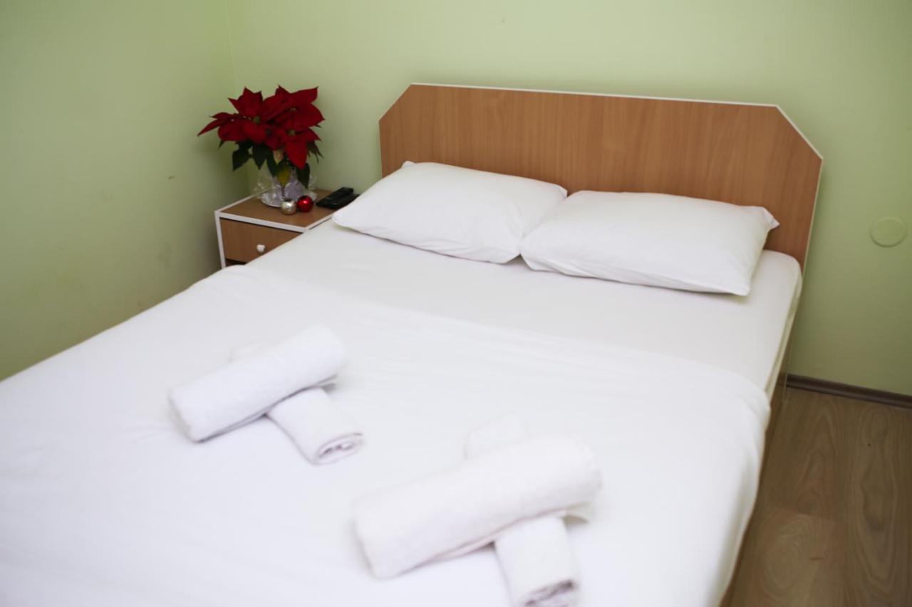 Zmajevac Fruska Gora Motel Novi Sad Exterior photo