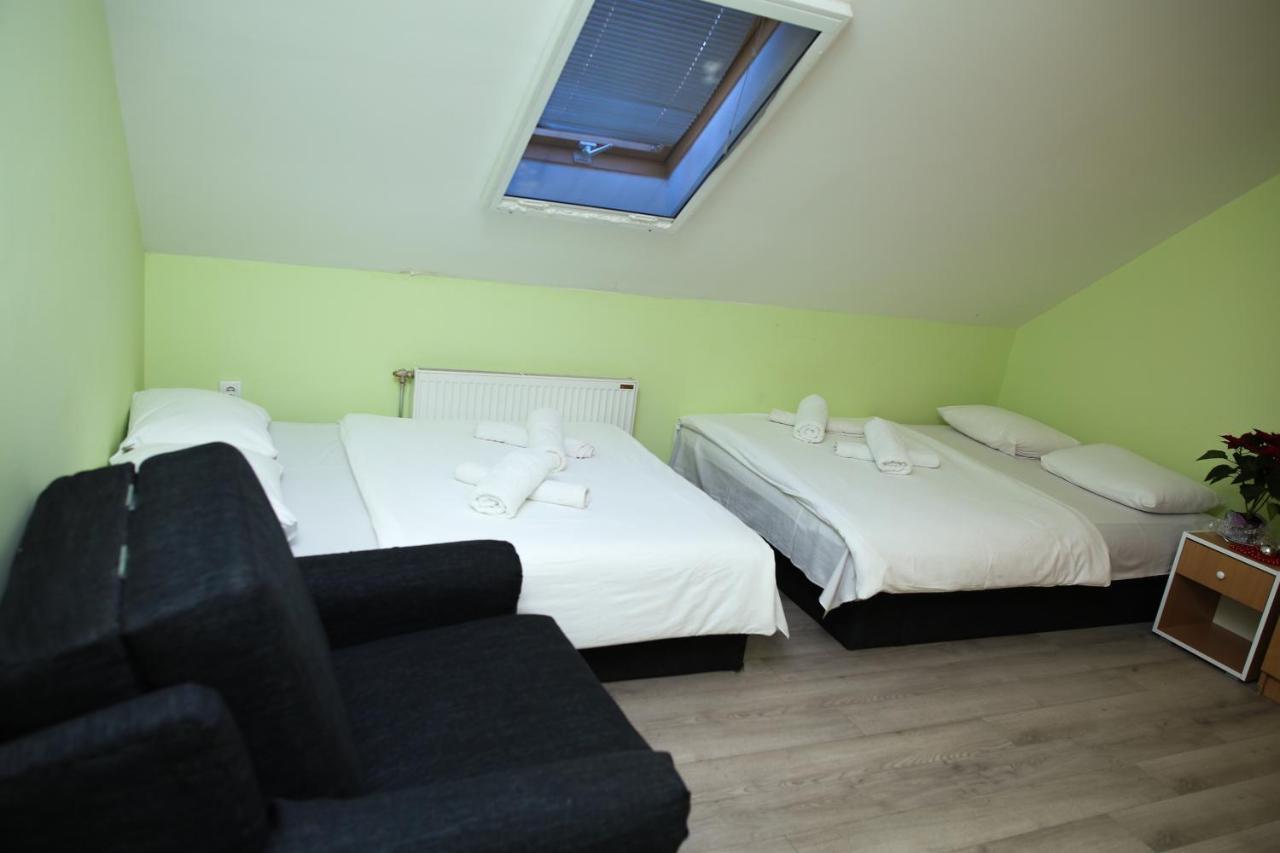 Zmajevac Fruska Gora Motel Novi Sad Exterior photo