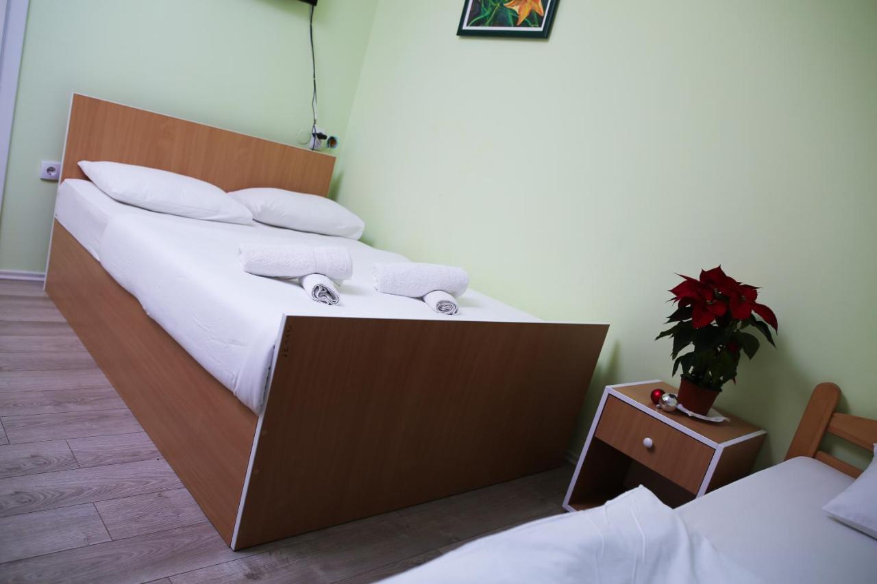 Zmajevac Fruska Gora Motel Novi Sad Exterior photo